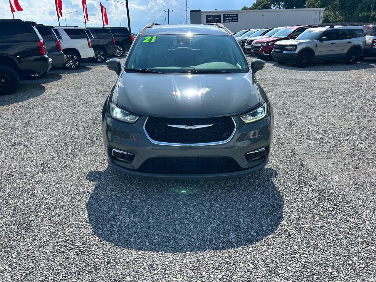 Used 2021 Chrysler Pacifica Touring-L w/ Premium & Safety Sphere Group FWD image 14