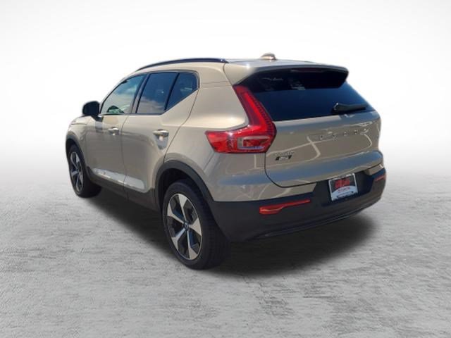 Used 2025 Volvo XC40 B5 Plus w/ Climate Package AWD/4WD image 5