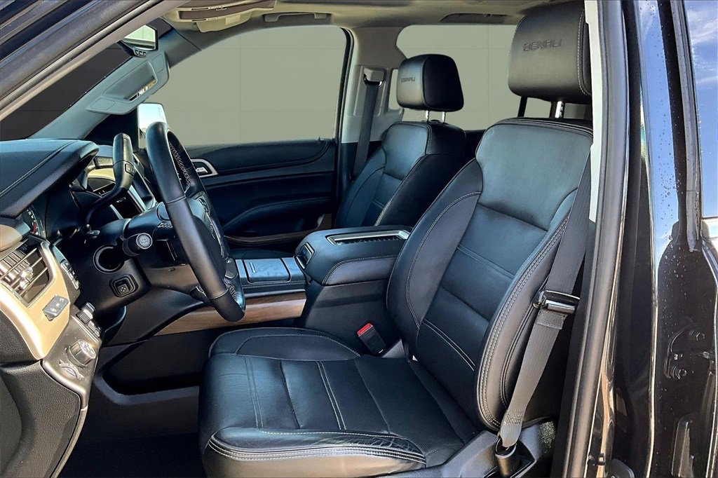 Used 2020 GMC Yukon XL Denali w/ Denali Ultimate Package image 23