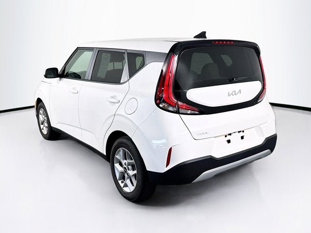 Certified 2023 Kia Soul LX w/ LX Technology Package FWD image 7