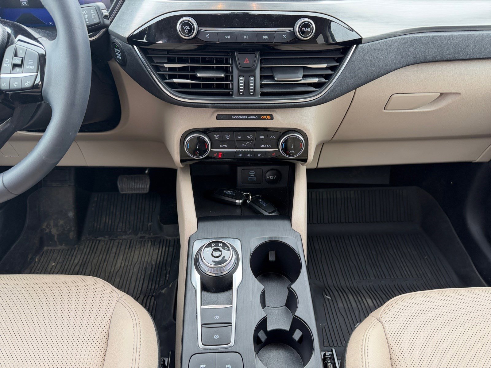 Used 2022 Ford Escape Titanium image 13