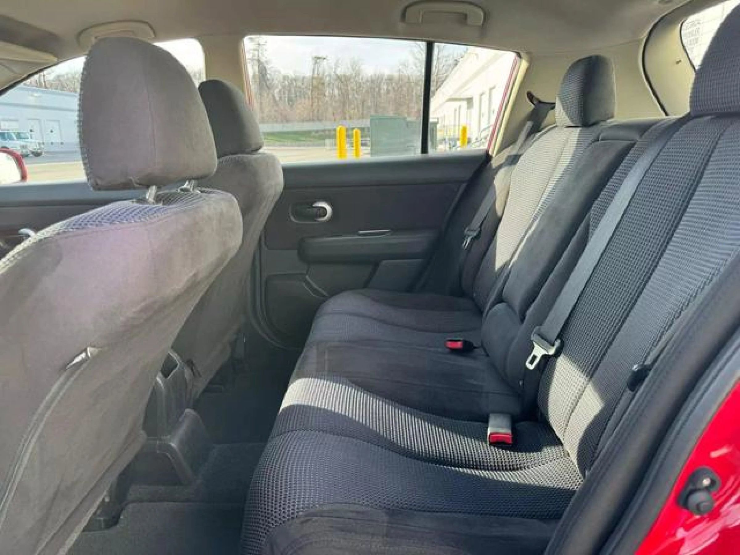 Used 2012 Nissan Versa Hatchback FWD image 26