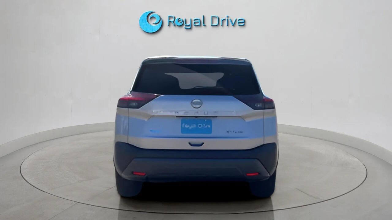 Used 2022 Nissan Rogue SV image 5