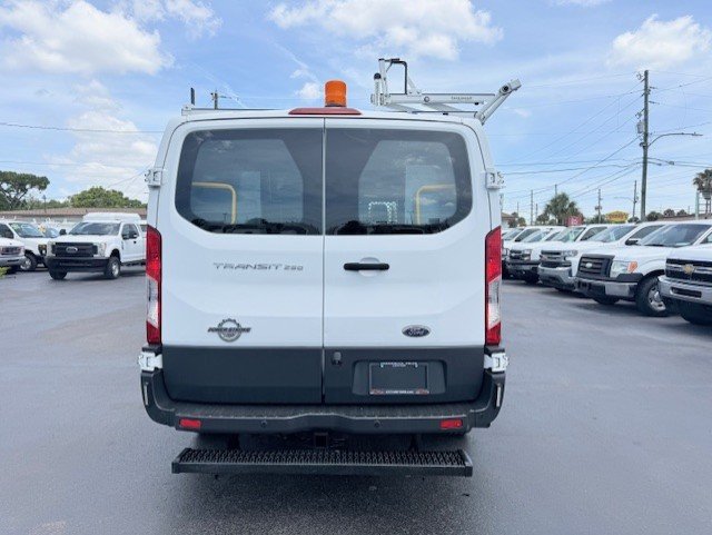 Used 2015 Ford Transit 250 130 Low Roof RWD image 8