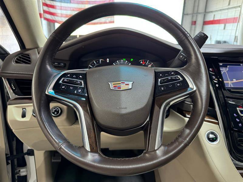 Used 2016 Cadillac Escalade Luxury AWD/4WD image 22