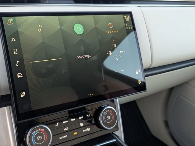 Used 2023 Land Rover Range Rover SE image 16