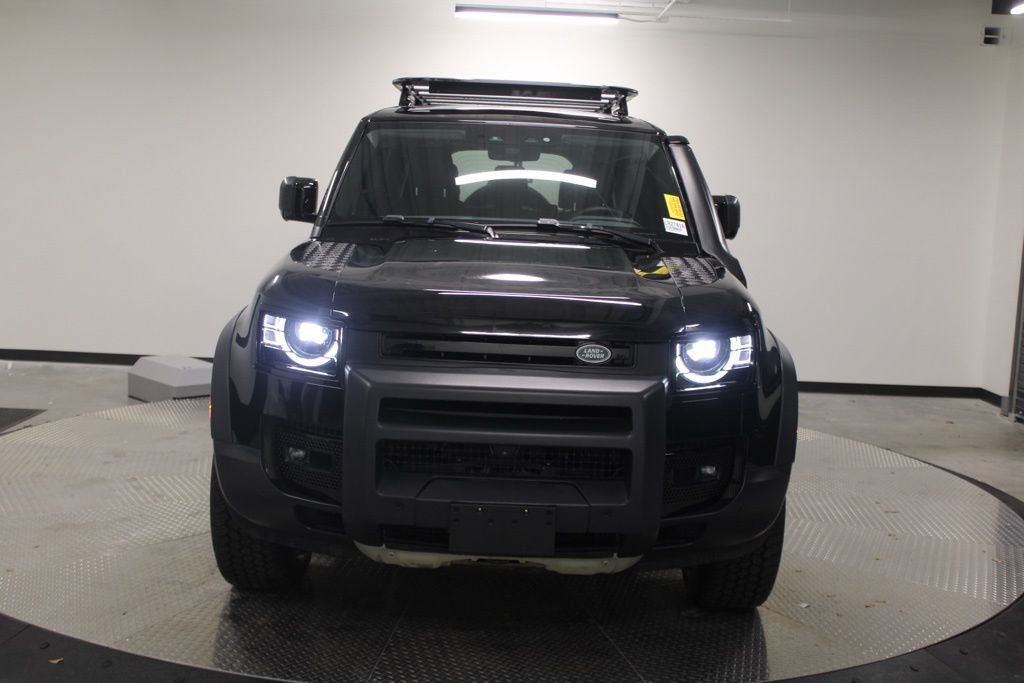 Used 2023 Land Rover Defender 130 SE image 12