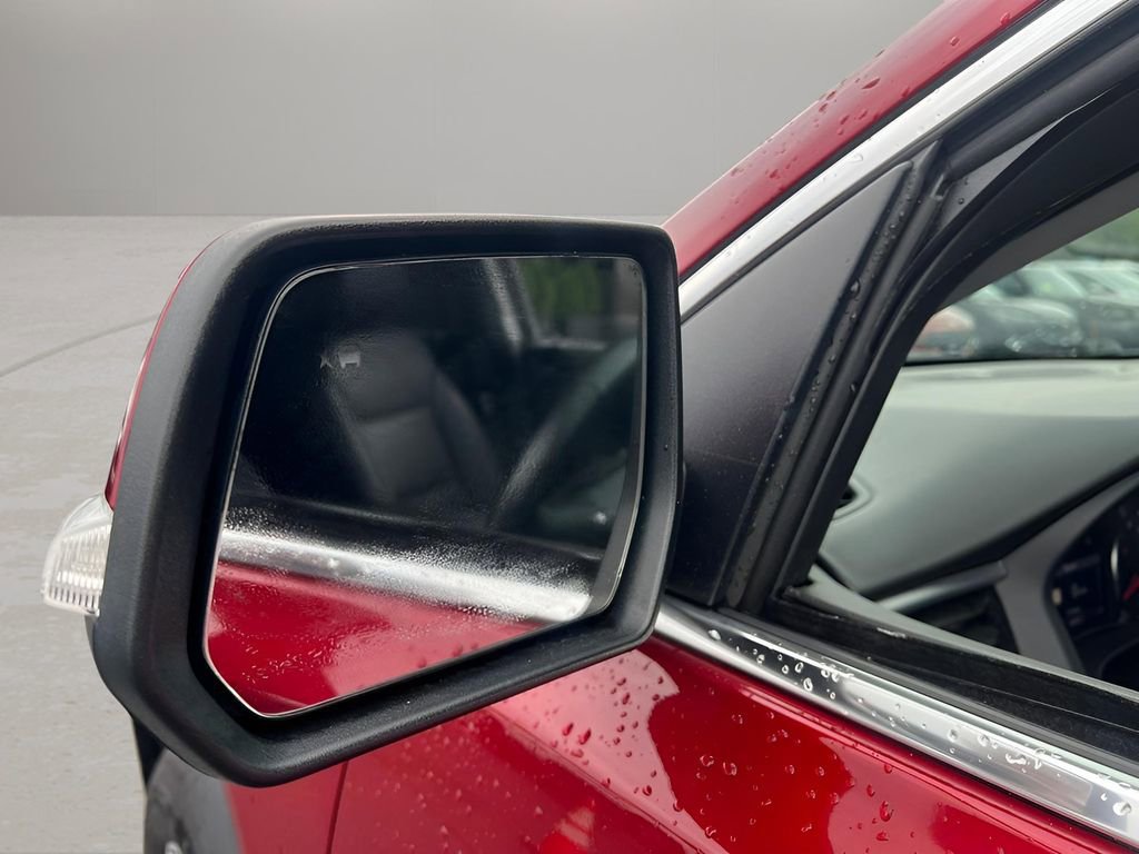 Used 2023 GMC Acadia SLT FWD image 28