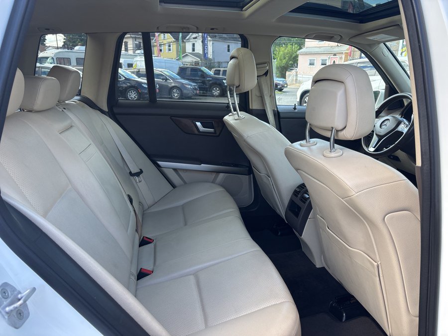Used 2015 Mercedes-Benz GLK 350 4MATIC image 37