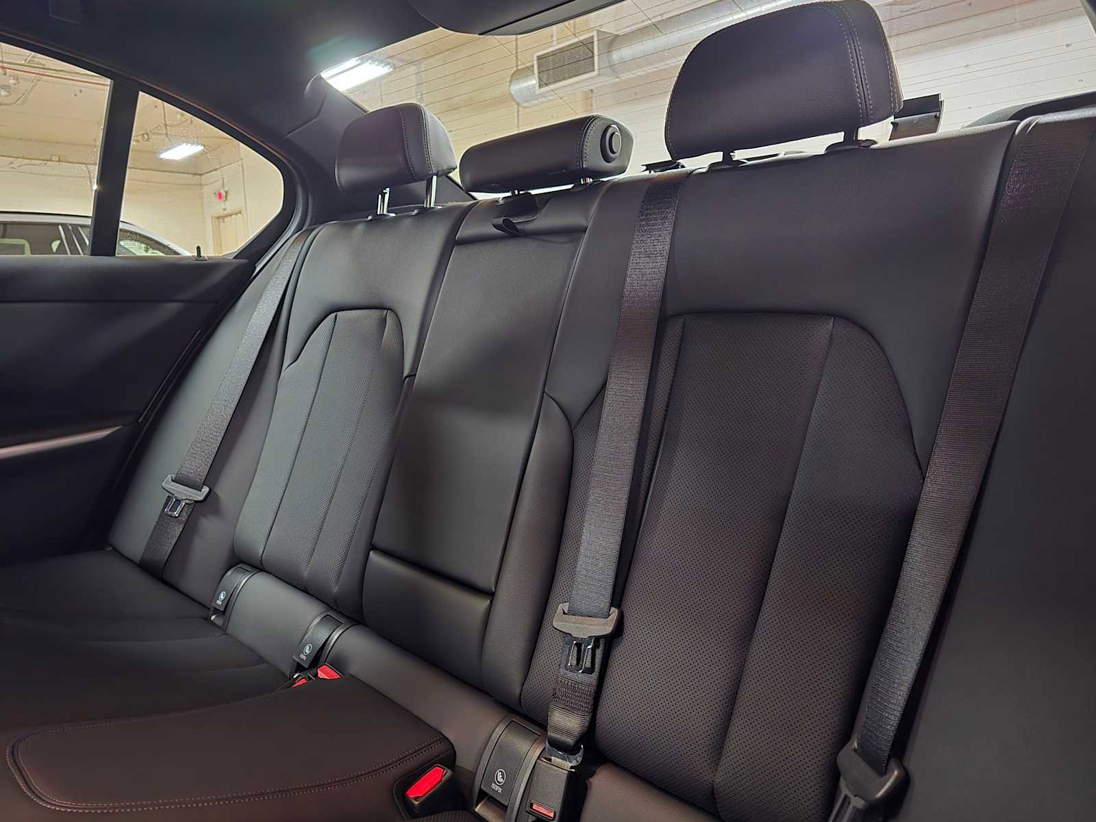 Used 2026 BMW 330i xDrive Sedan w/ Premium Package image 19