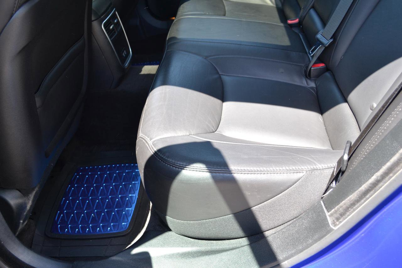Used 2018 Chrysler 300 Touring L AWD/4WD image 48