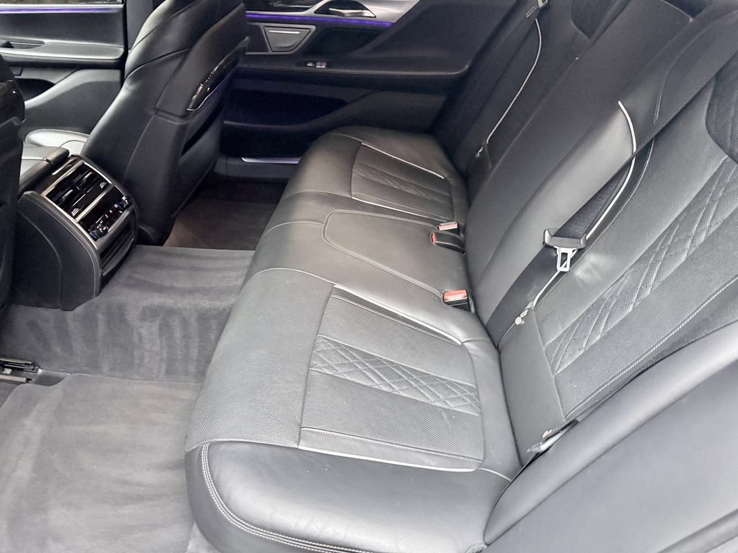 Used 2016 BMW 750i xDrive AWD/4WD image 13
