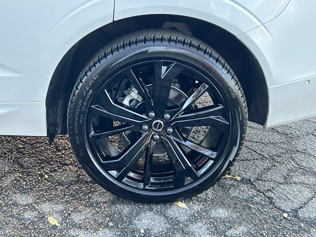 New 2026 Volvo XC60 B5 Ultra w/ Climate Package AWD/4WD image 11