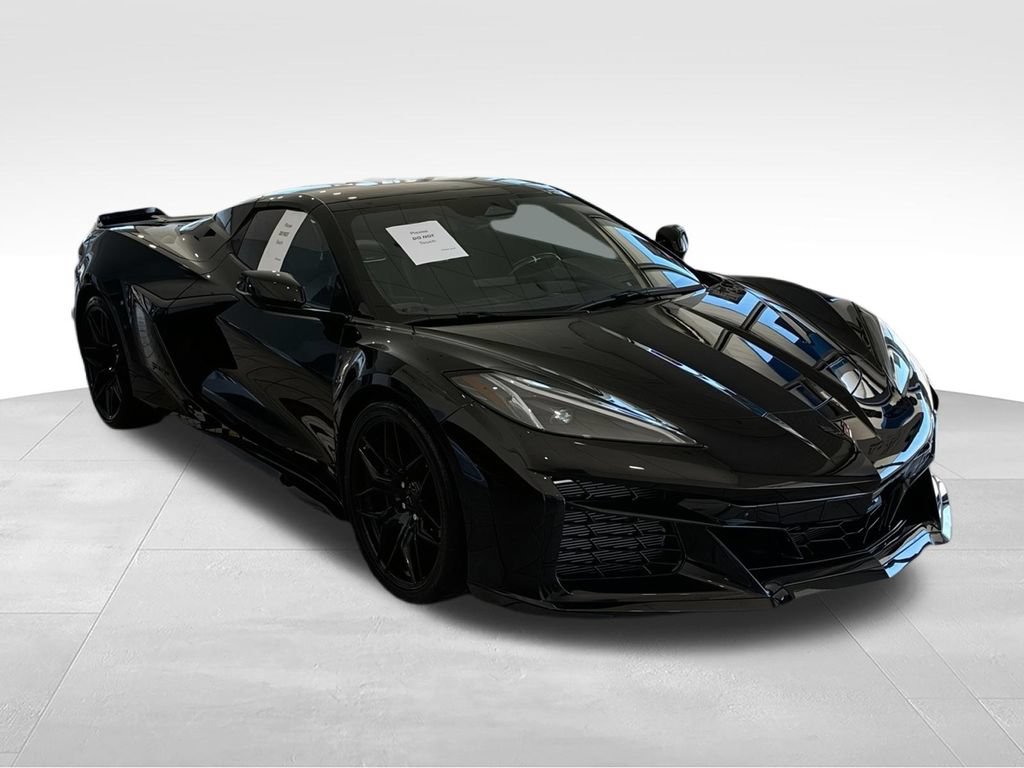 Used 2025 Chevrolet Corvette Z06 RWD image 4