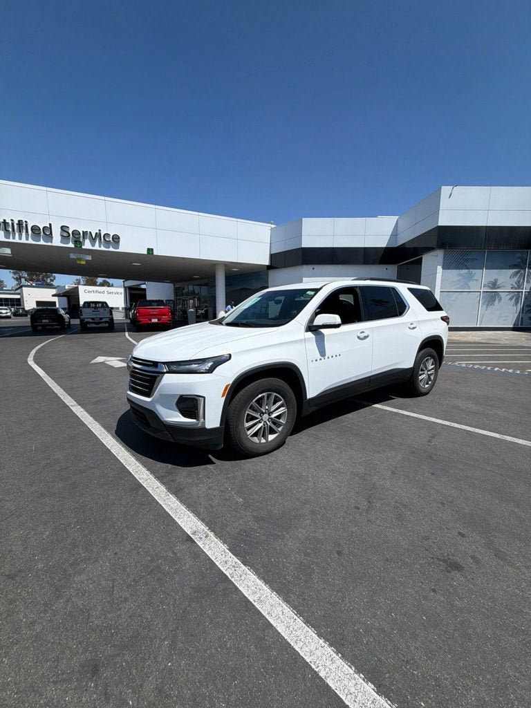 Used 2023 Chevrolet Traverse LT w/ Rear Camera Mirror Package