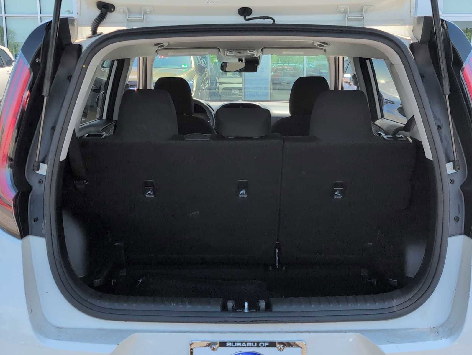 Used 2025 Kia Soul LX w/ LX Technology Package FWD image 31