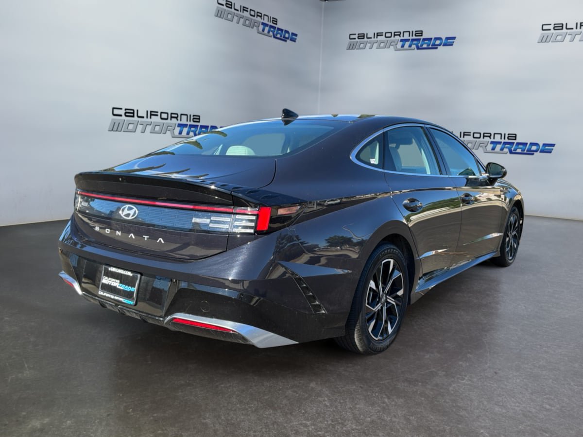 Used 2025 Hyundai Sonata SEL FWD image 5