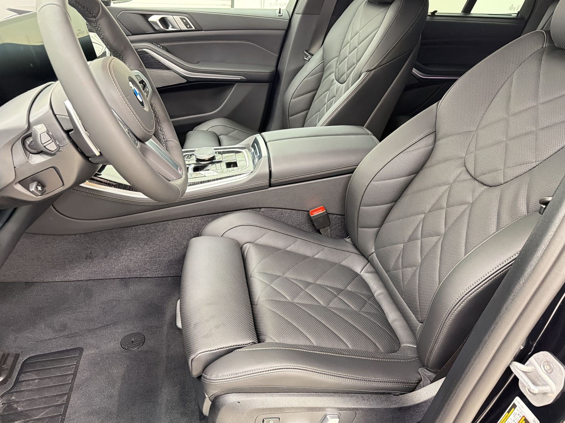 New 2026 BMW X5 xDrive40i w/ M Sport Package AWD/4WD image 5