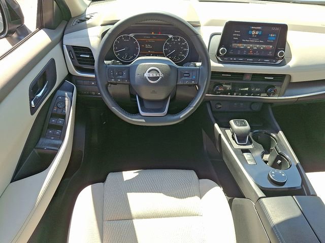 Used 2025 Nissan Rogue SV AWD/4WD image 12