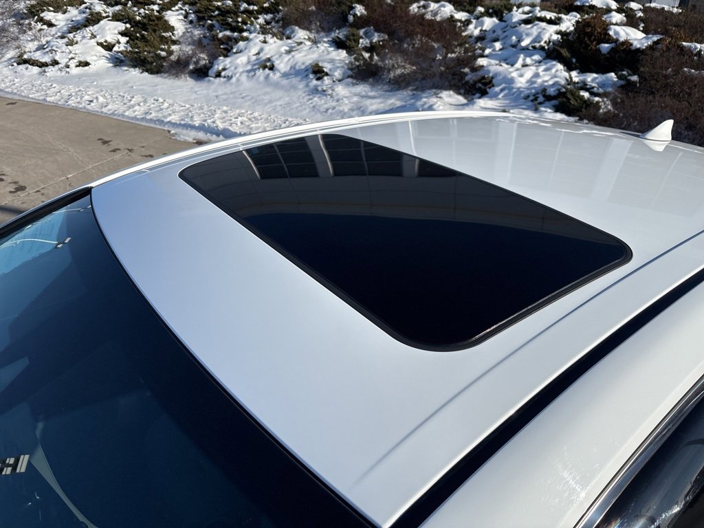 Used 2023 Toyota Camry SE w/ Cold Weather Package image 10