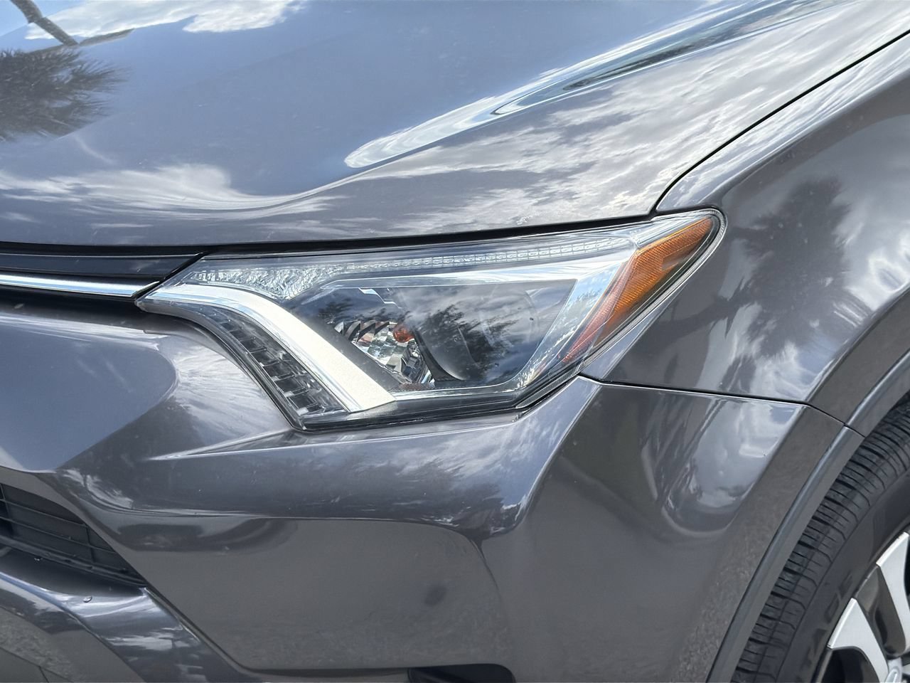Used 2017 Toyota RAV4 LE FWD image 6