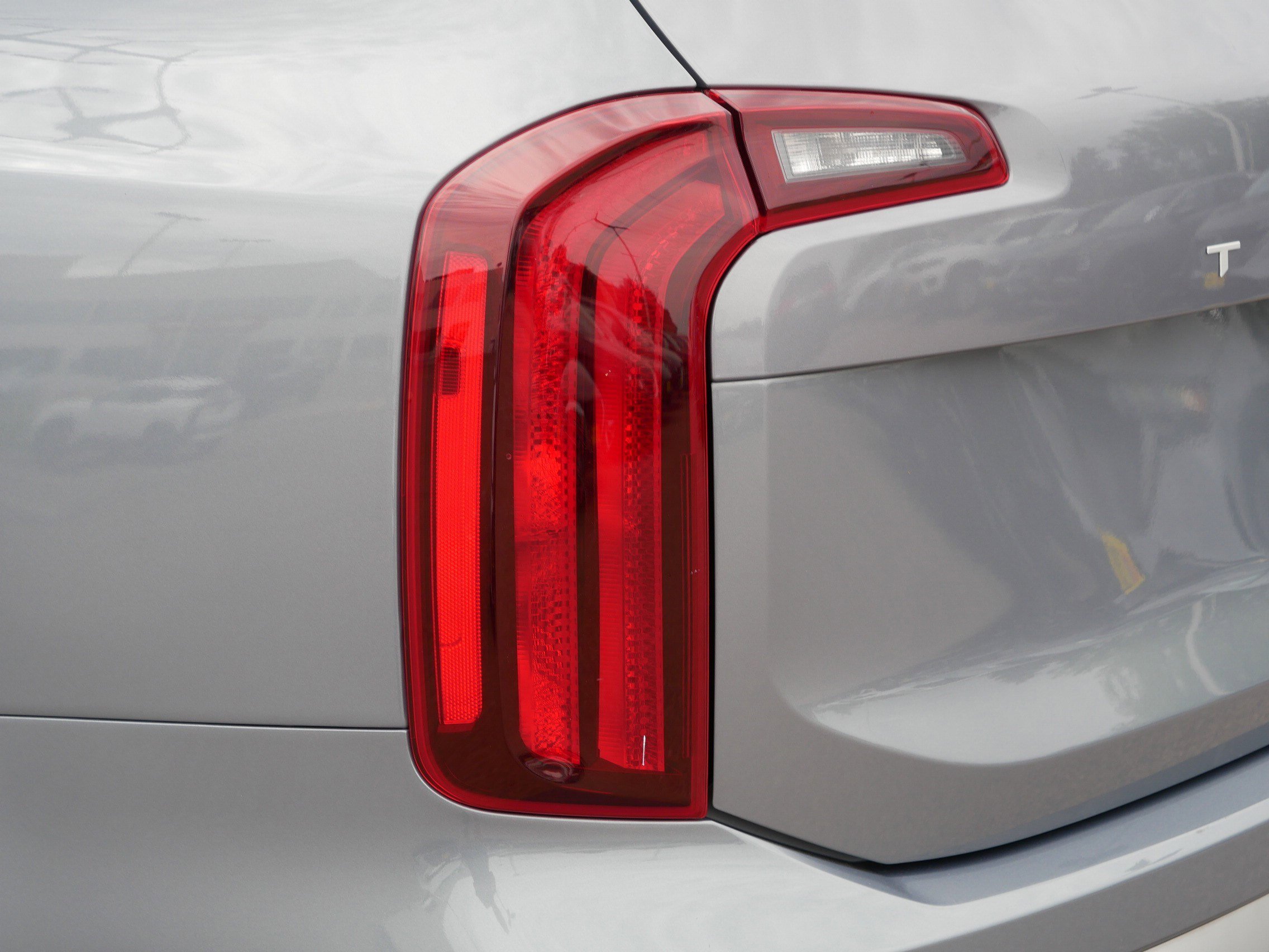 Certified 2025 Kia Telluride S FWD image 17