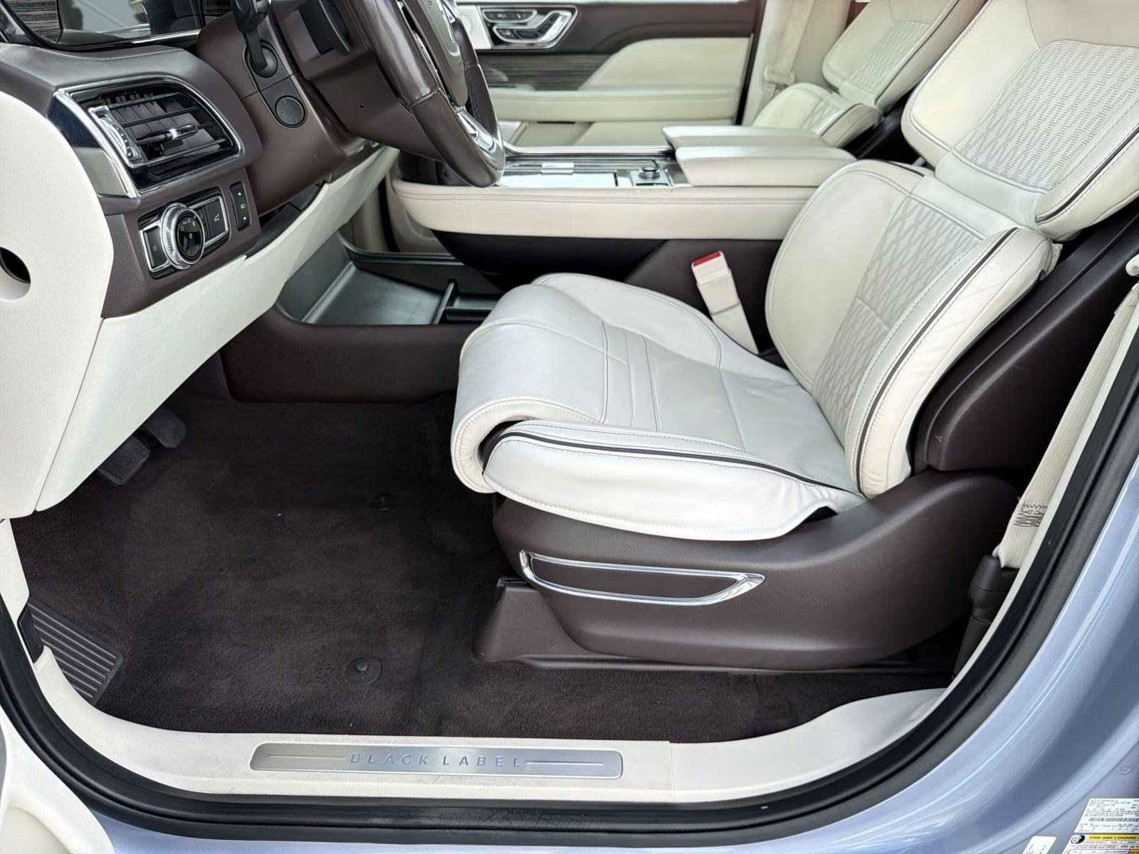 Used 2020 Lincoln Navigator Black Label w/ Cargo Convenience Package AWD/4WD image 4