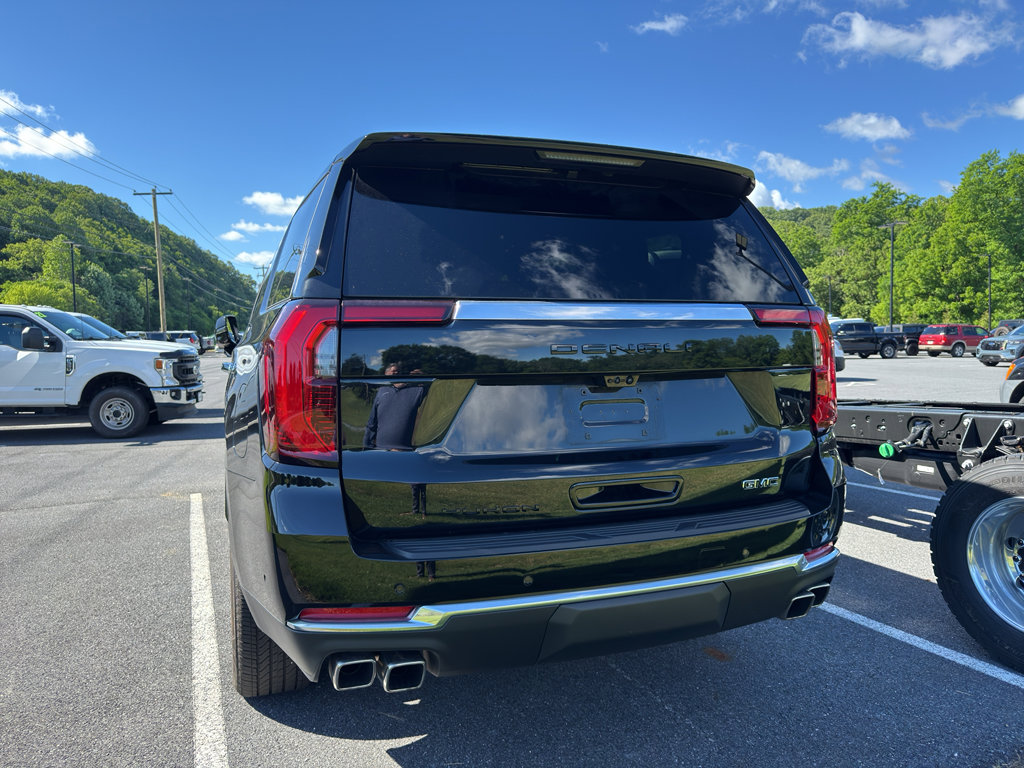 Used 2025 GMC Yukon Denali w/ Denali Reserve Package AWD/4WD image 6