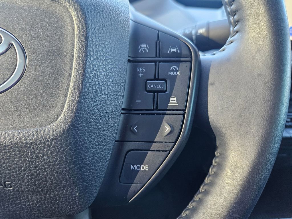 Used 2023 Toyota Prius LE image 18