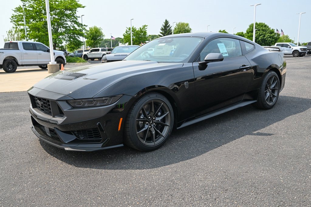 New 2025 Ford Mustang Dark Horse image 9