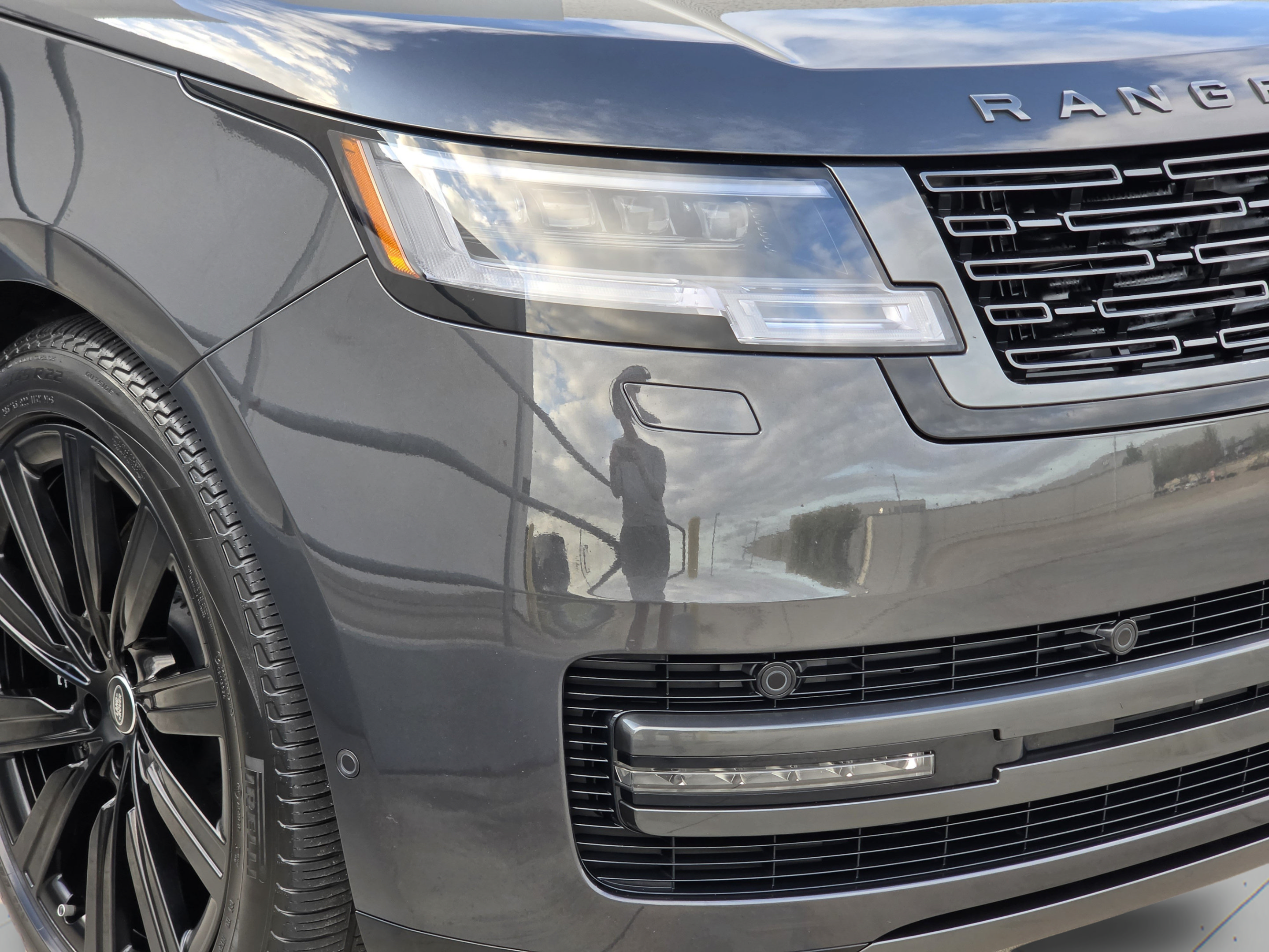 Certified 2025 Land Rover Range Rover SE AWD/4WD image 30