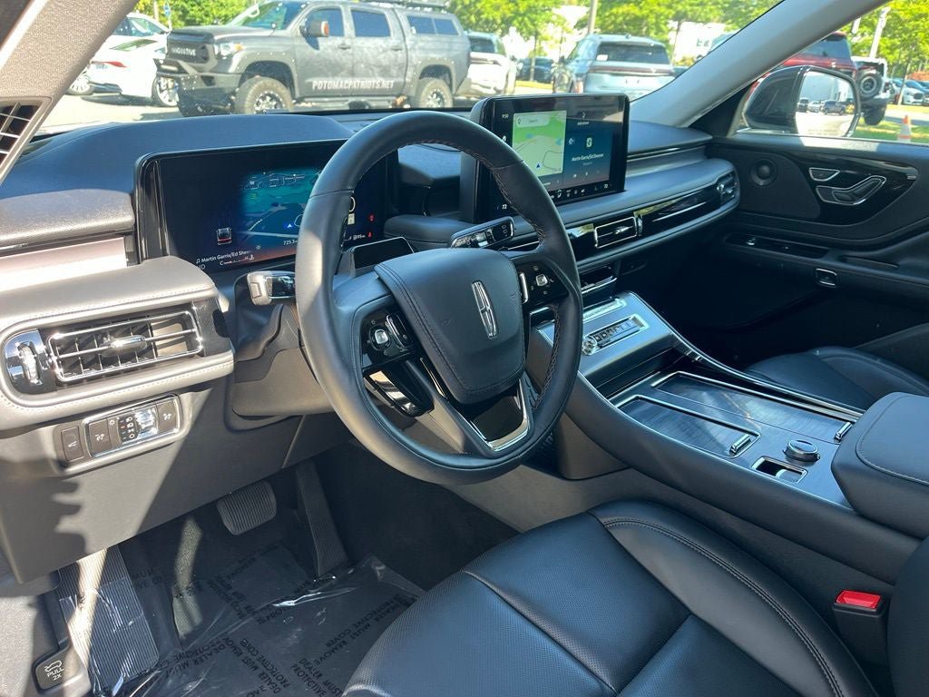 Used 2026 Lincoln Aviator AWD image 25