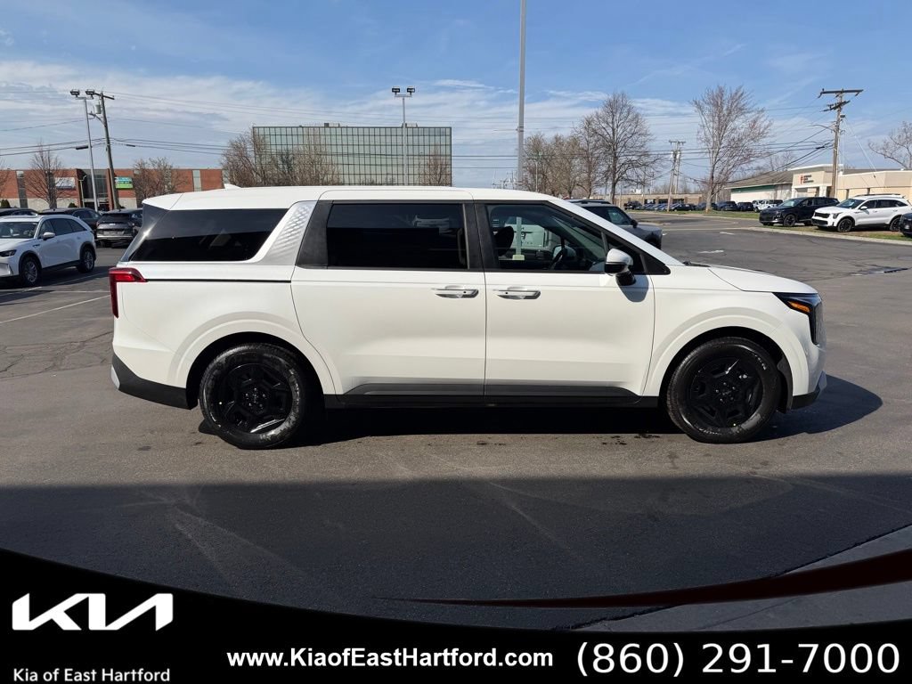 New 2026 Kia Carnival LX FWD image 5