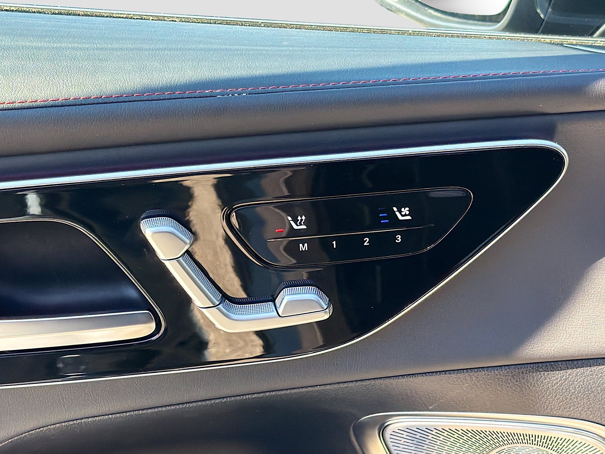 Used 2025 Mercedes-Benz GLC 43 AMG 4MATIC image 24