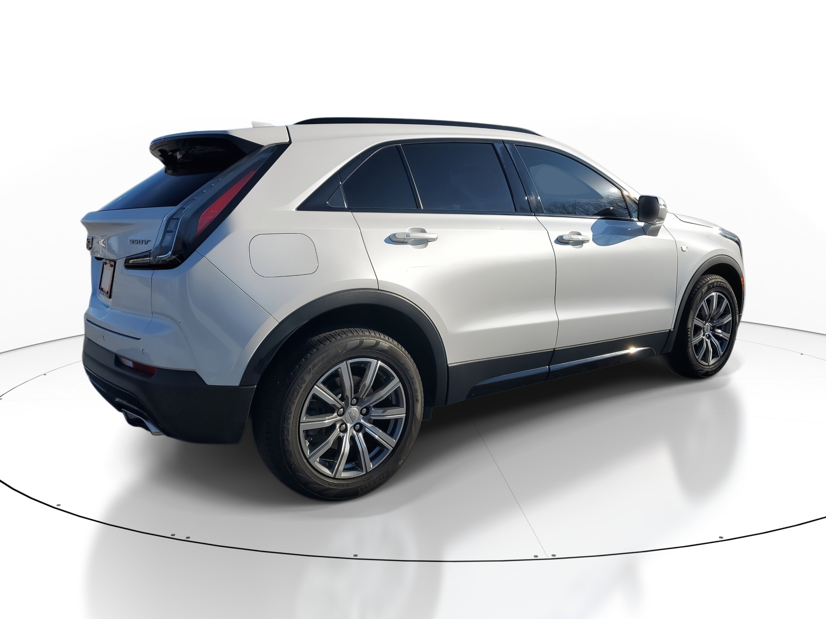 Used 2022 Cadillac XT4 Sport w/ Enhanced Visibility Package image 6