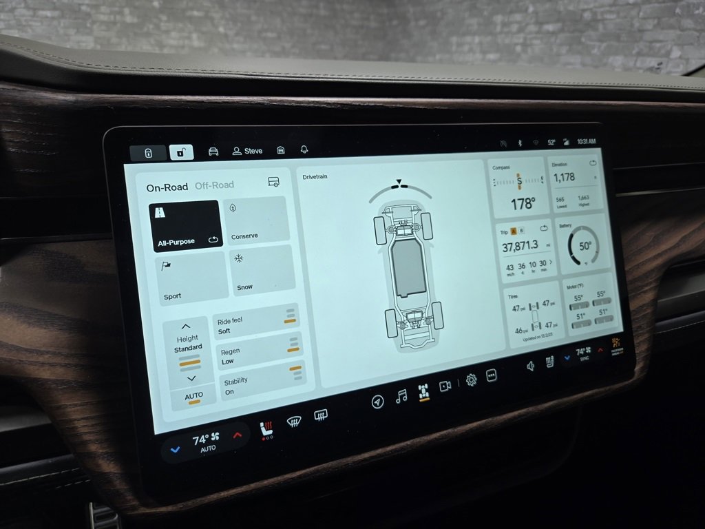 Used 2022 Rivian R1T Adventure image 20