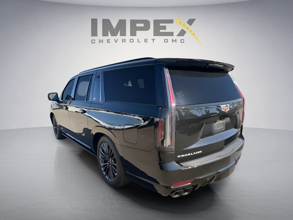 Used 2023 Cadillac Escalade ESV V AWD/4WD image 2