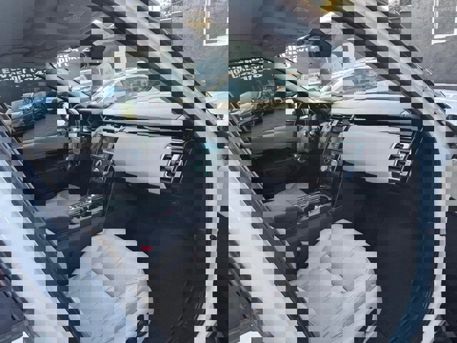 Used 2017 Land Rover Discovery SE image 27