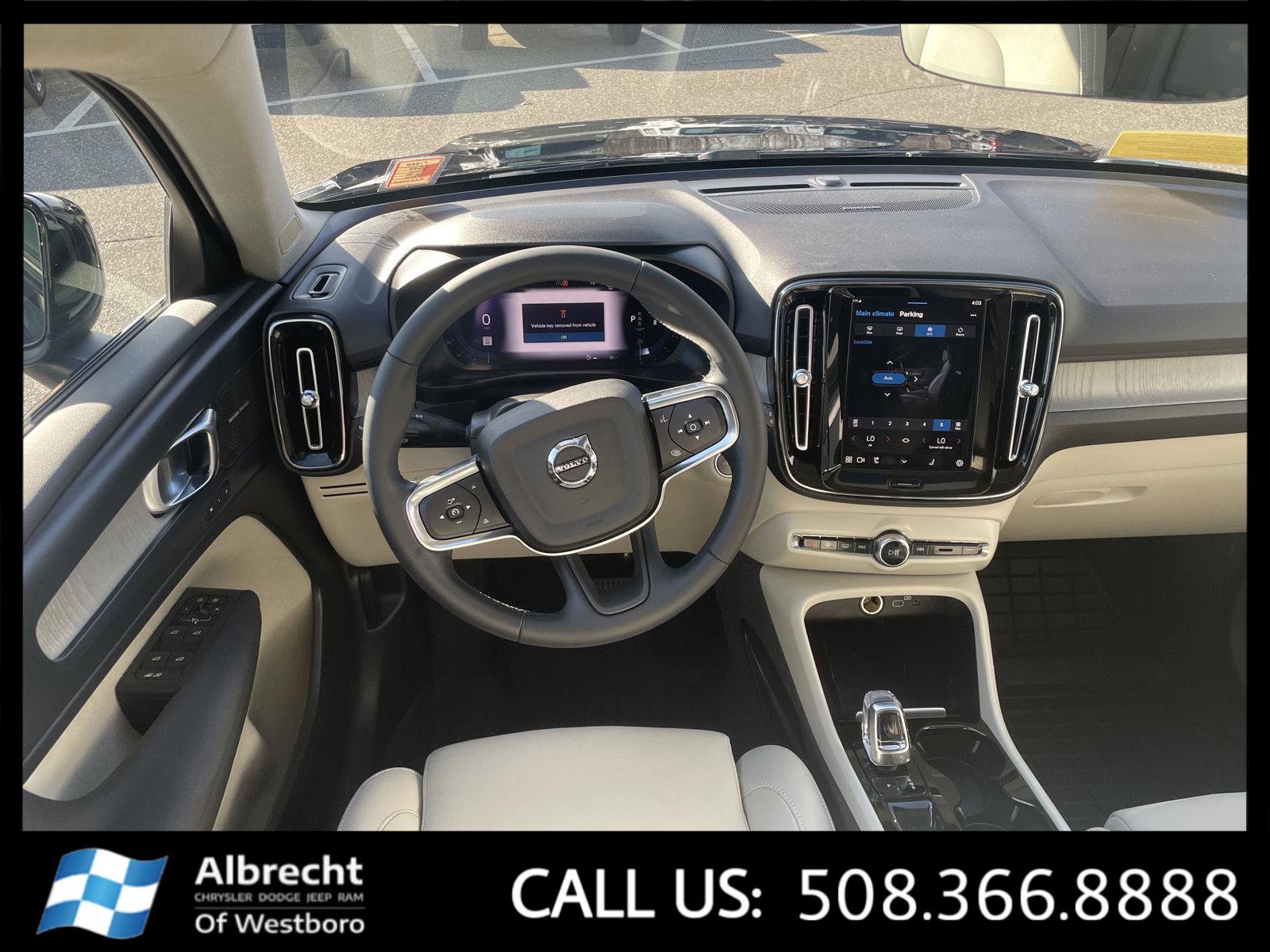 Used 2024 Volvo XC40 B5 Ultimate w/ Climate Package AWD/4WD image 25