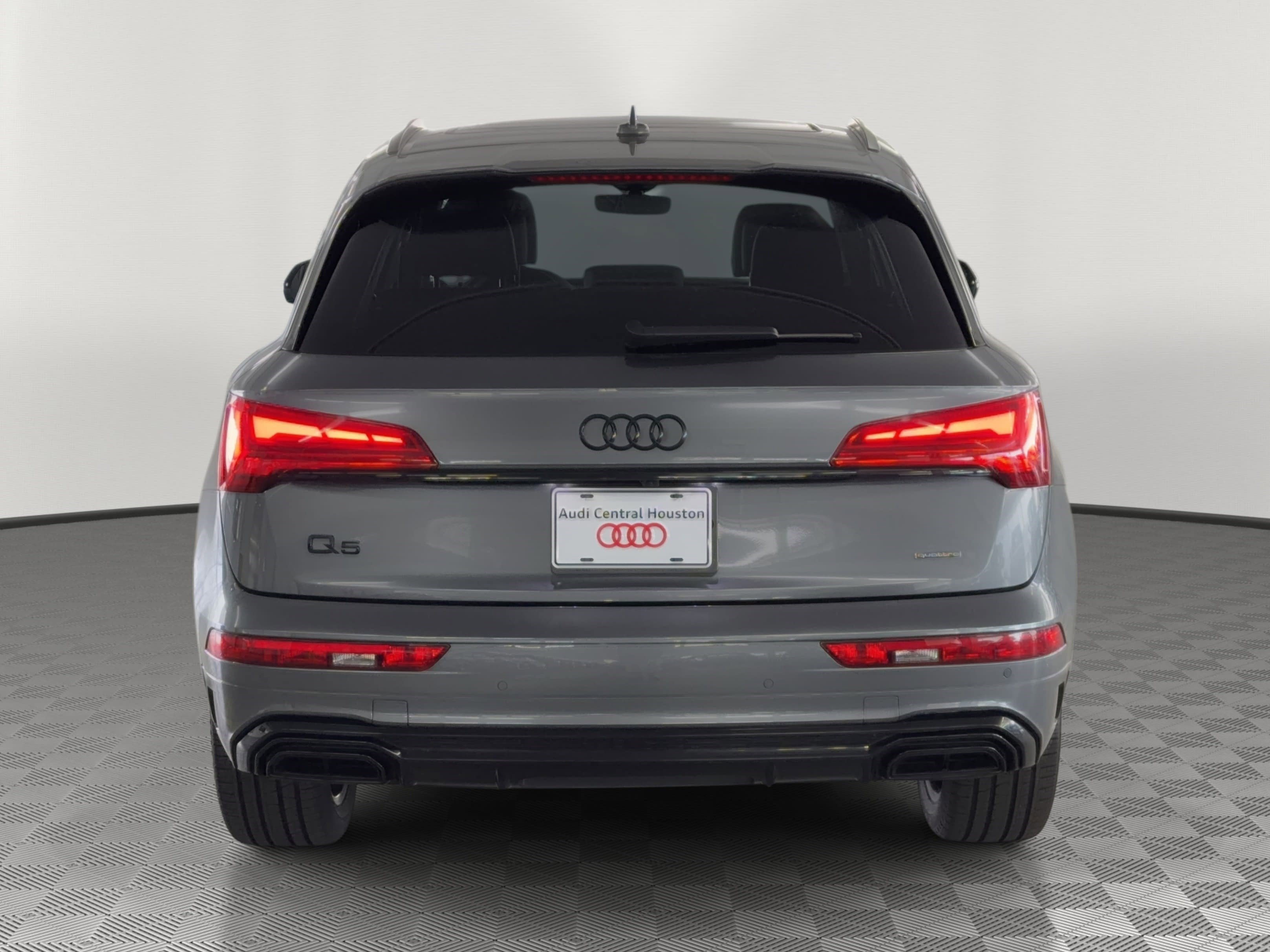 Certified 2025 Audi Q5 e Premium Plus w/ Premium Plus Package image 10