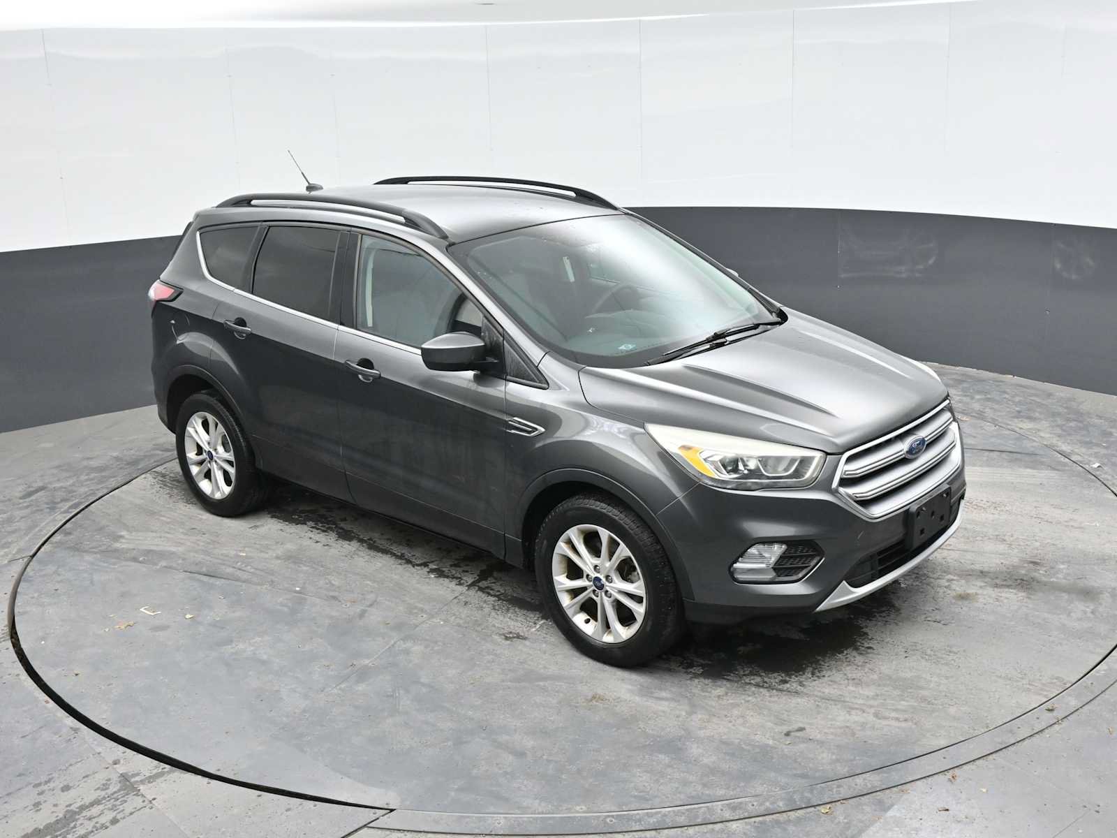 Used 2017 Ford Escape SE w/ Equipment Group 201A AWD/4WD image 18