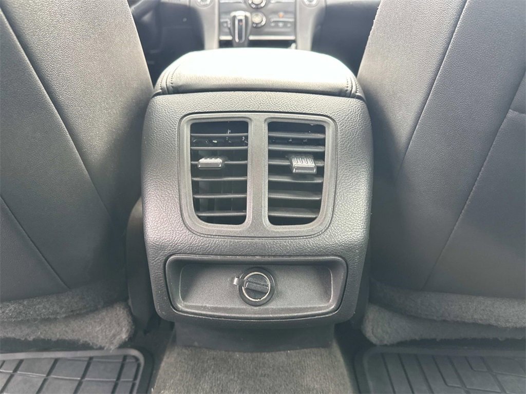 Used 2016 Ford Taurus Limited image 14