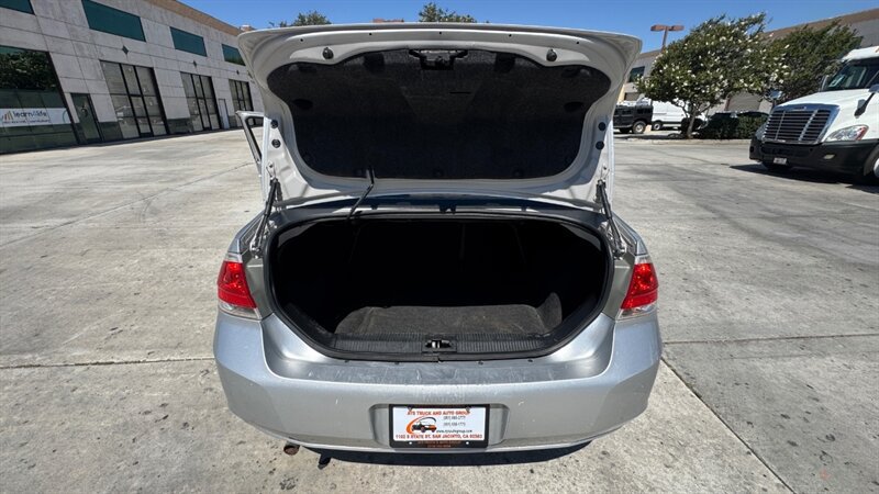 Used 2011 Ford Focus SE FWD image 11
