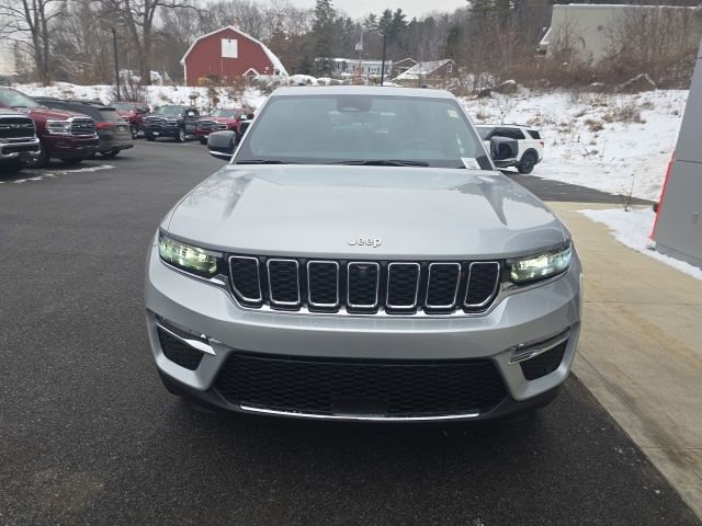 Certified 2024 Jeep Grand Cherokee Limited w/ Luxury Tech Group II AWD/4WD image 2