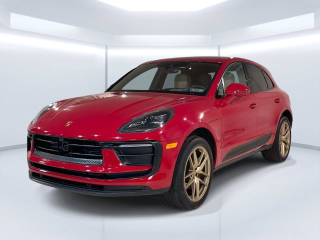 Certified 2022 Porsche Macan AWD/4WD image 1