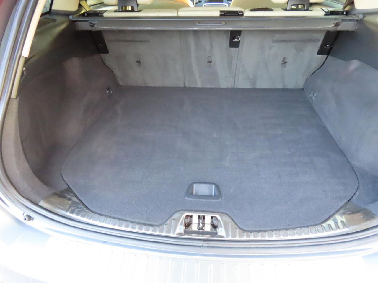 Used 2017 Volvo V60 T5 Cross Country w/ Climate Package image 16