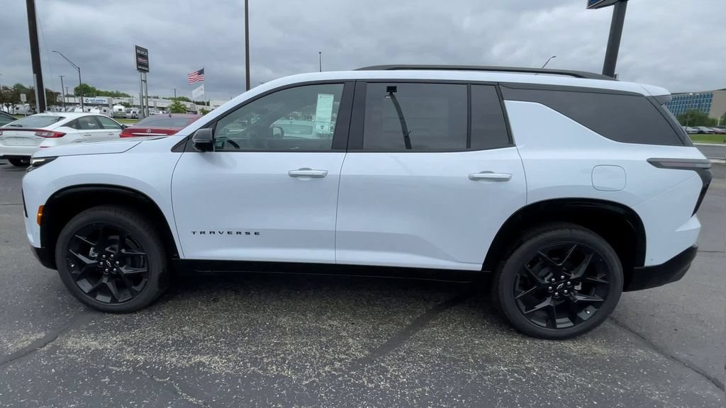 New 2026 Chevrolet Traverse RS w/ LPO, Floor Liner Package AWD/4WD image 7