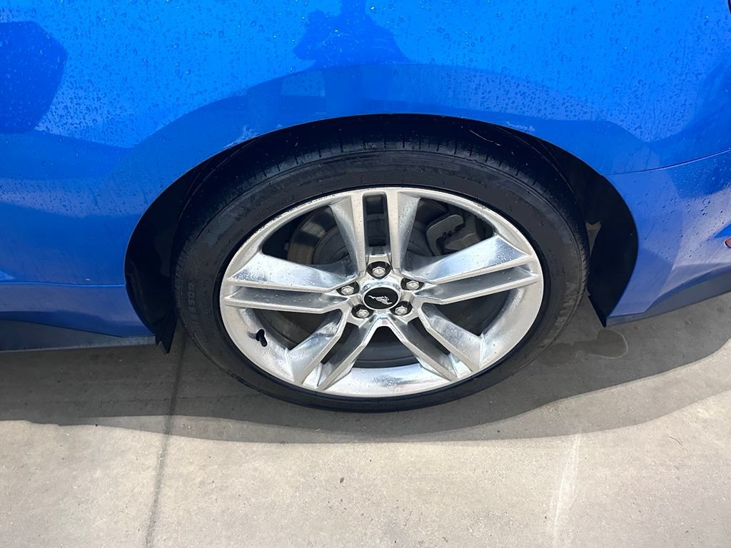 Used 2020 Ford Mustang Premium w/ Equipment Group 201A RWD image 31