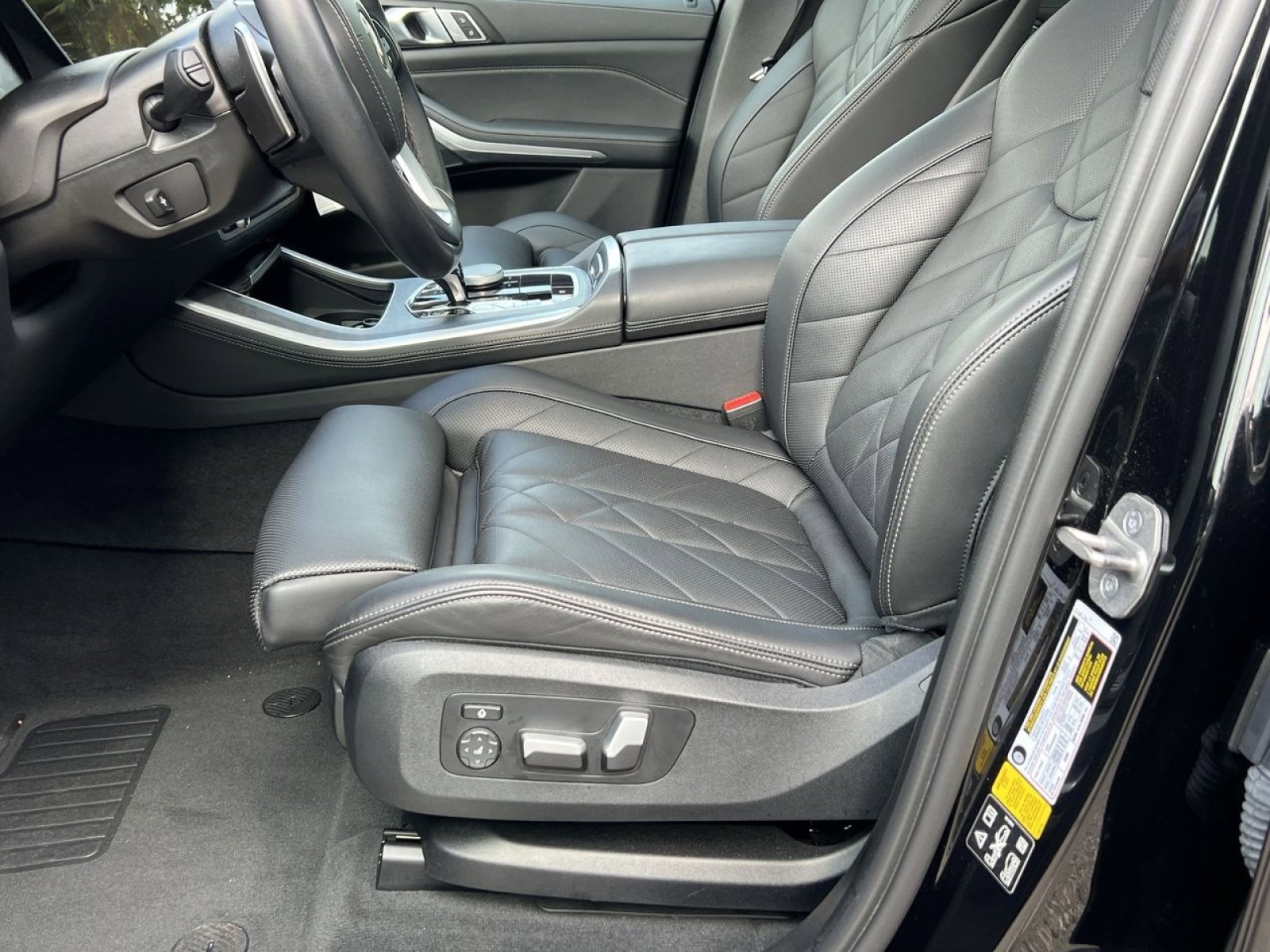 Used 2023 BMW X5 xDrive40i w/ Parking Assistance Package image 14