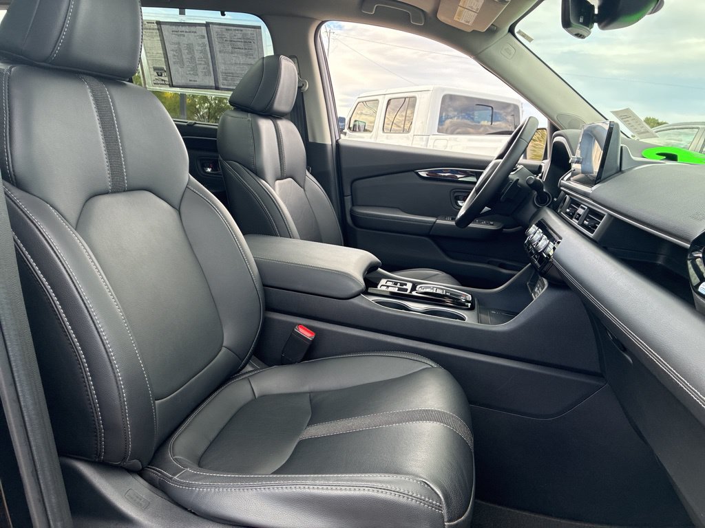 Used 2024 Honda Pilot Touring image 13